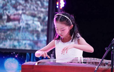 琴韵润春，筝声传情——玺筝乐器“春之序”古筝鉴赏会侧记